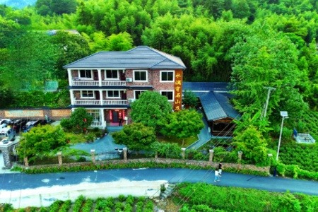 水滴穿石山庄全景