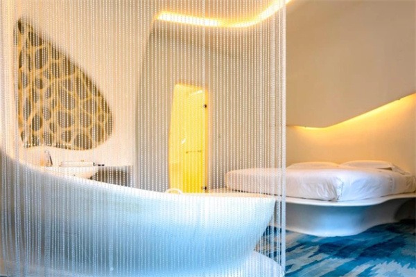 华侨城瀑布酒店客房