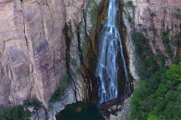 天壶瀑布