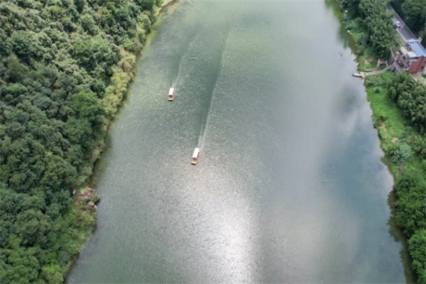 桐庐——夏日自驾游的宁静山水之旅(图2) 竹筏漂流