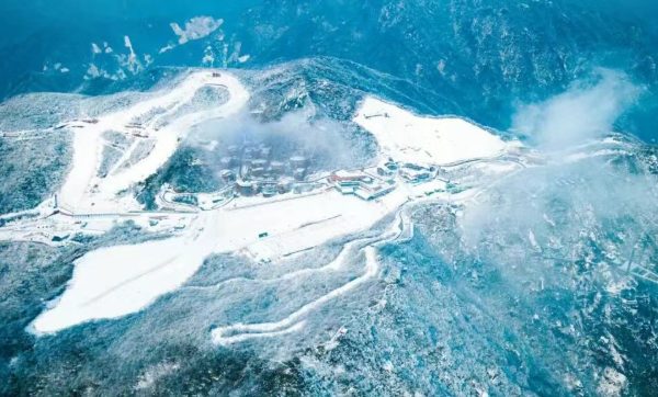 安吉滑雪正当时!奔赴“热”雪,点燃冬日!(图5) 云上草原滑雪场
