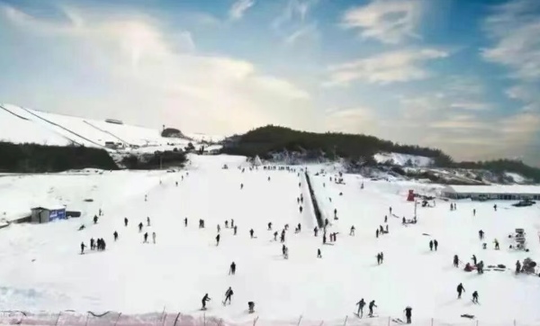 安吉滑雪正当时!奔赴“热”雪,点燃冬日!(图7) 观音堂滑雪场