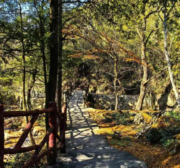 石板路