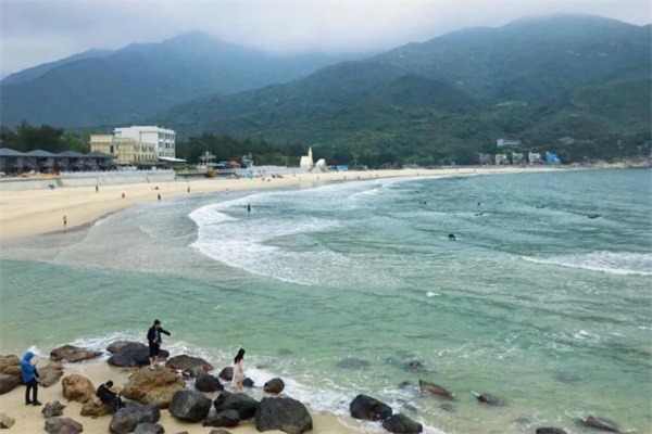探秘深圳东冲:古城寻踪与海岸狂欢之旅(图1) 碧海